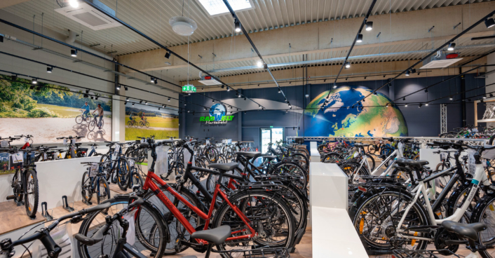 Verkaufsraum Radwelt Harsefeld | SHA Scheffler Helbich Architekten Verkaufsraum Radwelt Harsefeld | SHA Scheffler Helbich Architekten