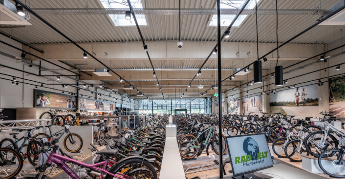 Verkaufsraum Radwelt Harsefeld | SHA Scheffler Helbich Architekten Verkaufsraum Radwelt Harsefeld | SHA Scheffler Helbich Architekten