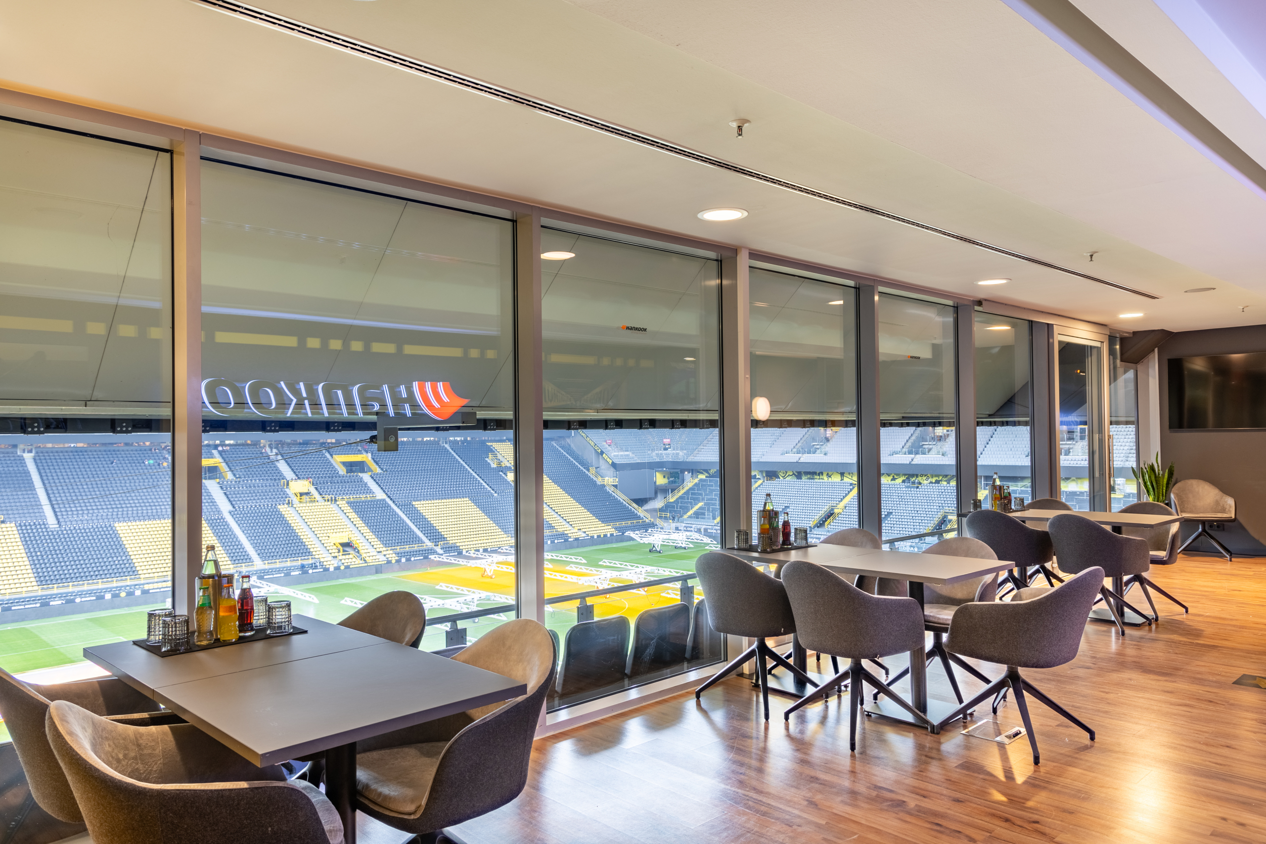 Umgestaltung Hankook-Loge im Signal Iduna Park | SHA Scheffler Helbich Architekten