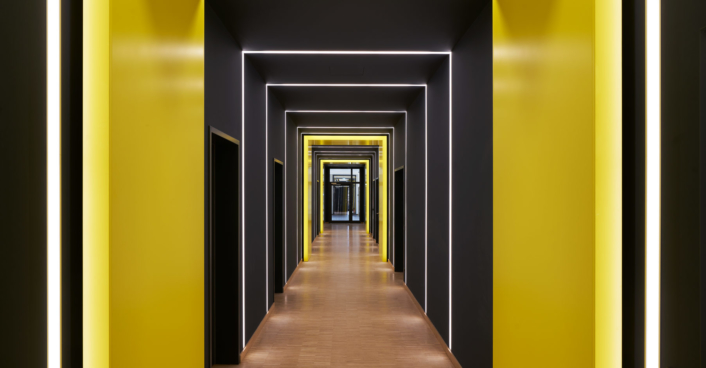 Flur Spielertunnel Mit Beleuchtung