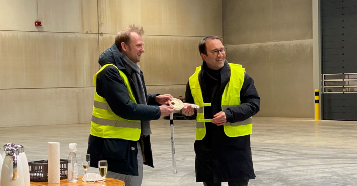 hagebau Logistik Geschäftsführer Gerritt Höppner-Tietz und Christoph Helbich von SHA hagebau Logistik Geschäftsführer Gerritt Höppner-Tietz und Christoph Helbich von SHA